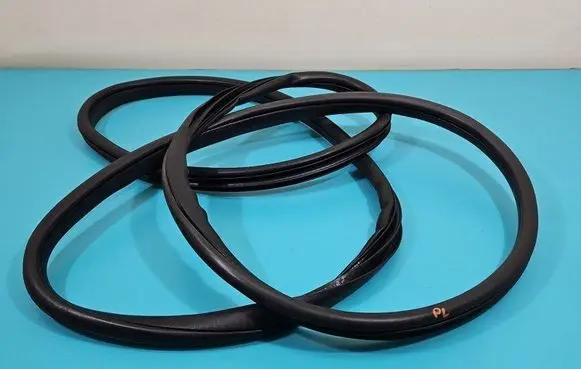 Suzuki SX4 S-Cross Front door rubber seal IMPRK1506104