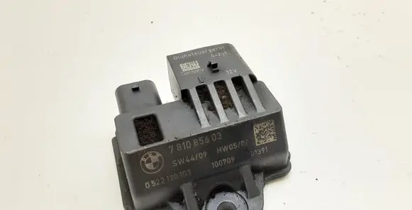 BMW 3 E90 E91 Glow plug pre-heat relay 7810856 0522120103