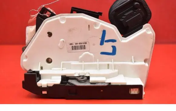 Volkswagen Golf V Rear door lock 5K4839015B