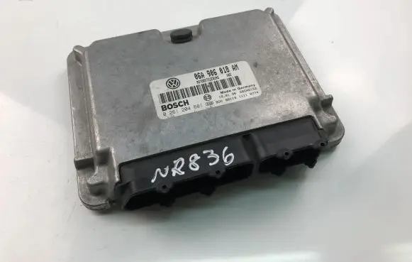 Skoda Octavia Mk1 (1U) Engine control unit/module ECU 06A906018AM 0261204681