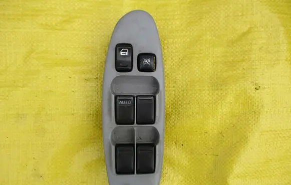 Nissan Almera Tino Electric window control switch