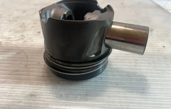 Mercedes-Benz E W211 Piston 