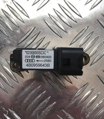 Audi A6 S6 C5 4B Airbag deployment crash/impact sensor 4b0959643b