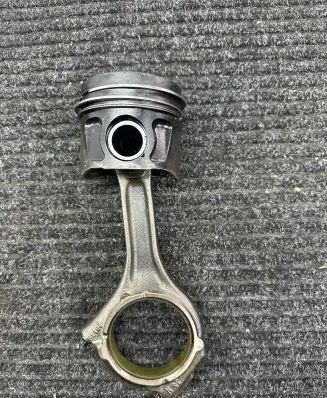 Jeep Grand Cherokee Piston with connecting rod