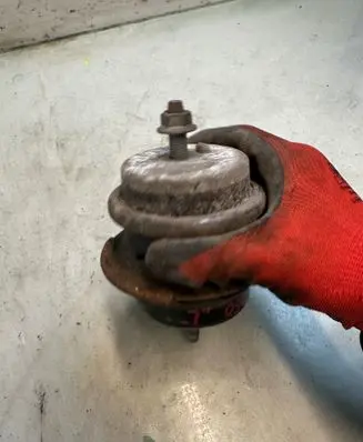 Infiniti Q50 Engine mount vacuum valve 3121