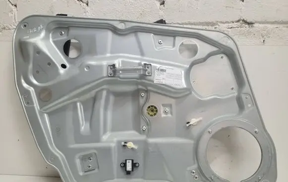 Front window lifting mechanism without motor