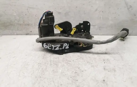 Hyundai Getz Front door lock