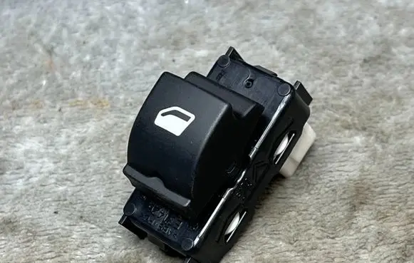 Peugeot 308 Rear glass lock/latch 9676292ZD