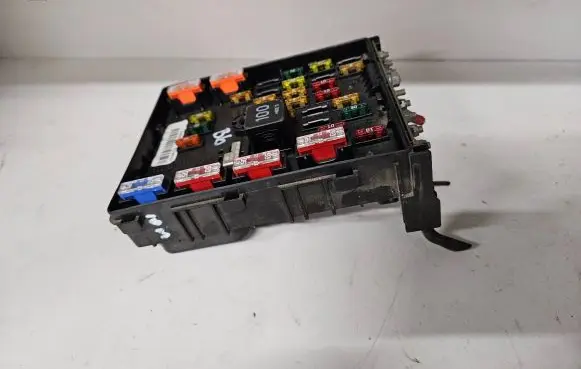 Volkswagen PASSAT B6 Fuse box set 3C0937125