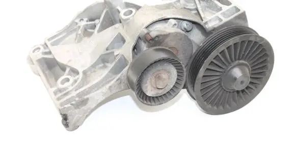 Opel Astra J Generator/alternator bracket 55570104