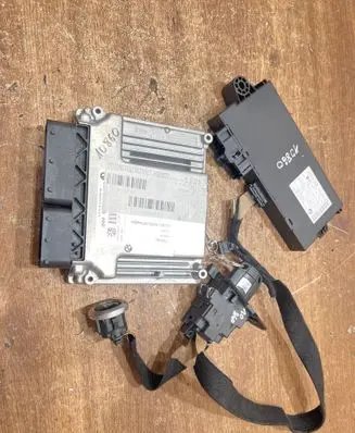 BMW 3 E90 E91 Engine ECU kit and lock set 7809822 7809000 7800727