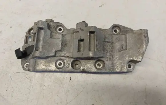 BMW 4 F36 Gran coupe Generator/alternator bracket 8506863