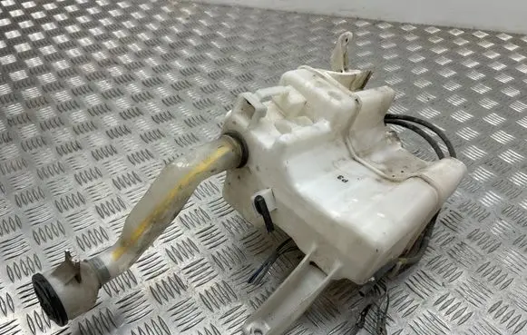 Toyota Prius+ (ZVW40) Windshield washer fluid reservoir/tank 