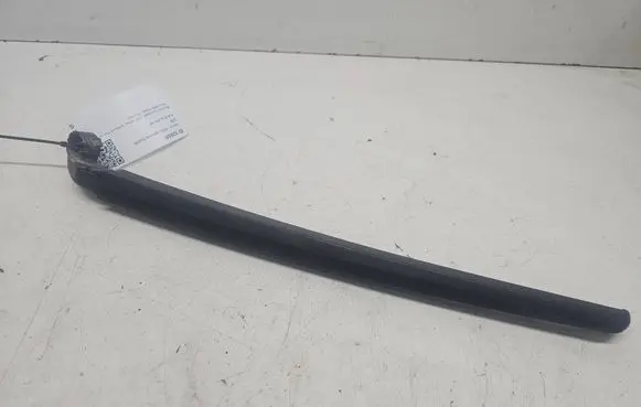 Audi Q7 4L Rear wiper blade arm 