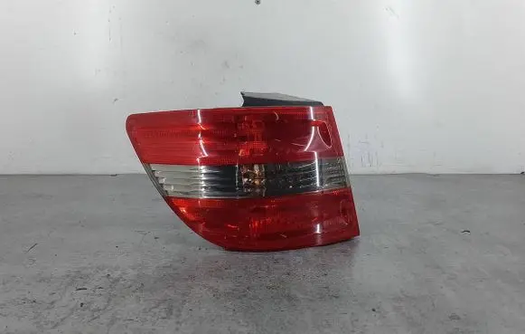 Mercedes-Benz B W245 Rear/tail lights A1698202564