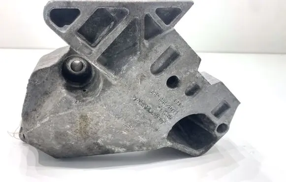 Audi A3 S3 8P Engine mounting bracket 06F199207H