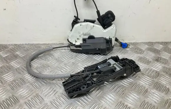 Seat Leon (5F) Rear door lock 5K4839015B 5N0837885 1K8839885