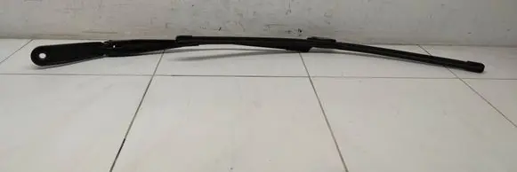 Volvo XC60 Front wiper blade arm 30753525