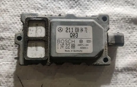 Mercedes-Benz E W211 Reducing agents exhaust control unit 2118300472
