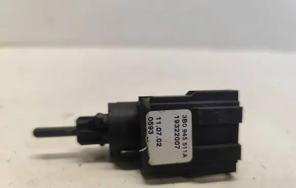 Audi A4 S4 B7 8E 8H Brake pedal sensor switch 3B0945511A 0593 19322007