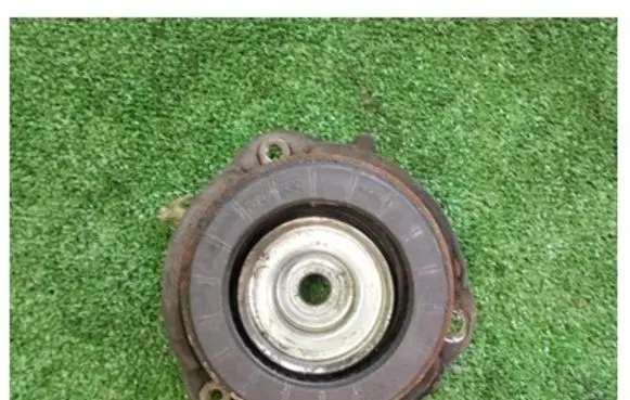 Volkswagen PASSAT B6 Coil spring mount 