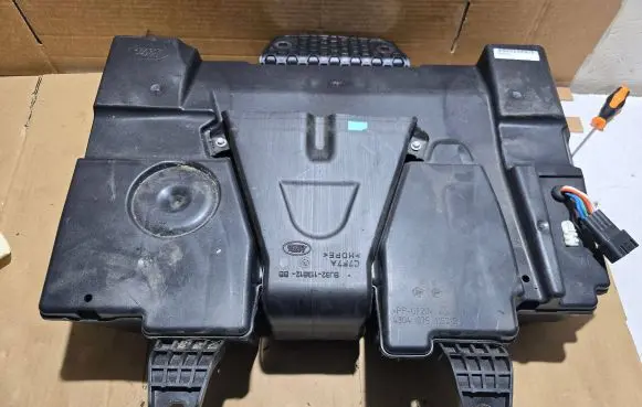 Land Rover Evoque I Subwoofer speaker GJ3218808AC 430407770823 08061619024A