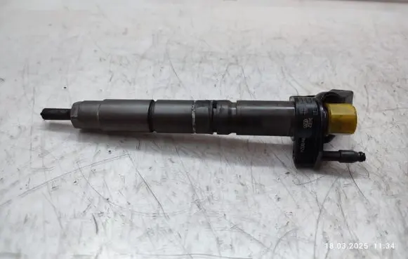 Mercedes-Benz ML W166 Fuel injector 0445116026