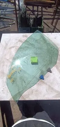 Nissan Almera N16 Front door window glass four-door 1212123