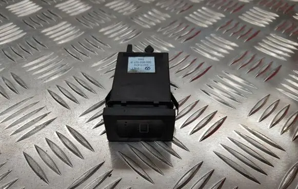 Volkswagen PASSAT B5 Windscreen/window heater switch 3B0959621B