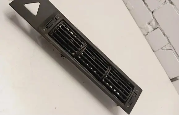 Volkswagen Transporter - Caravelle T4 Dash center air vent grill 7D1819703B 7D1819709