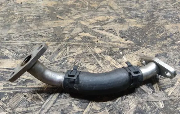 Volkswagen PASSAT B7 Turbo turbocharger oiling pipe/hose