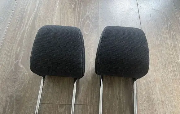 BMW 2 F44 Front seat headrest 