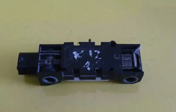 Nissan Note (E11) Airbag deployment crash/impact sensor