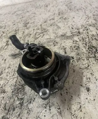 BMW 1 E81 E87 Vacuum pump 7791232