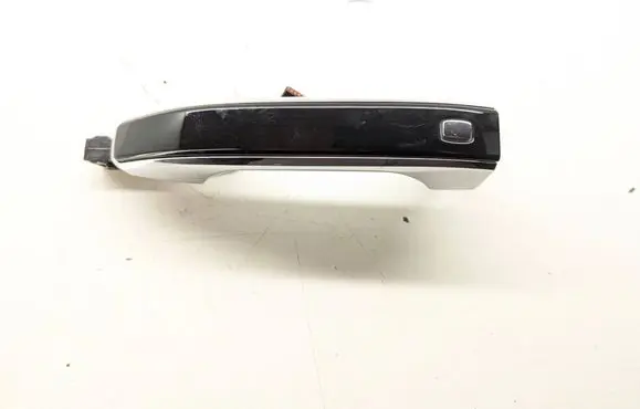 Chevrolet Tahoe Rear door exterior handle 84807770