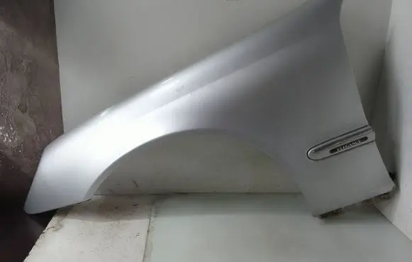 Mercedes-Benz C W203 Fender 