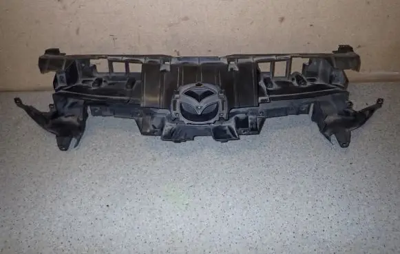 Mazda 3 II Front fog light trim/grill