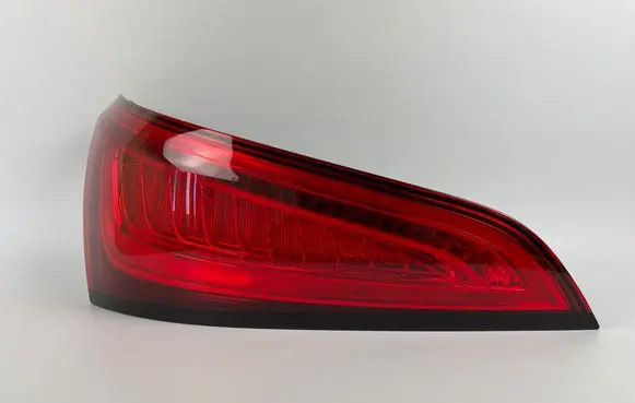 Audi Q5 SQ5 Tailgate rear/tail lights 8R0945093D 8R0945093