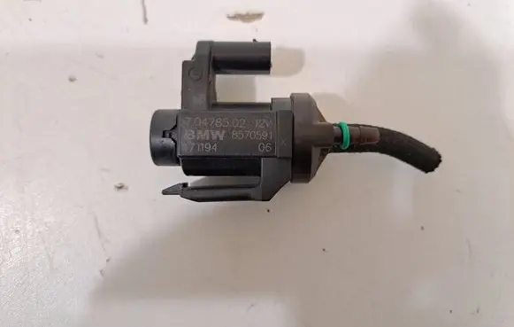 BMW 7 G11 G12 Turbo solenoid valve 8570591