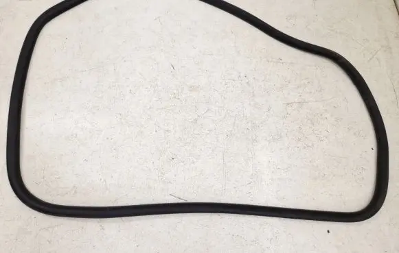 Ford Explorer VI Rear door rubber seal (on body) 