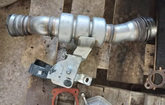 Nissan Pathfinder R51 Brake vacuum hose/pipe 