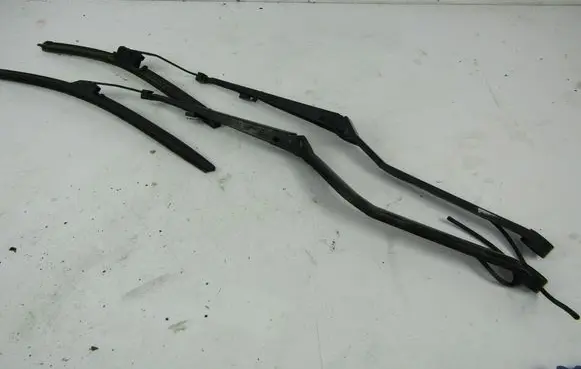 Chevrolet Trans Sport Front wiper blade arm 89813565