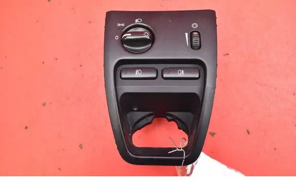 Volvo XC90 Light switch 8685450