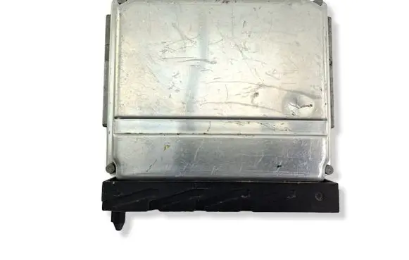 Volvo V70 Engine control unit/module 0261206828 08627455A