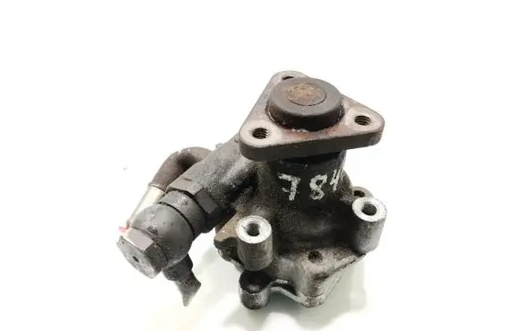 Volkswagen Bora Power steering pump 8D0145177Q