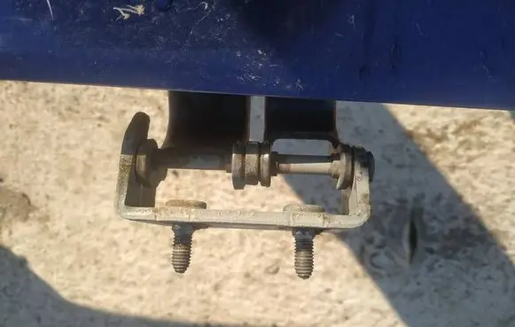 Peugeot 308 Tailgate/trunk/boot hinge