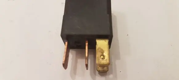 Mitsubishi Pajero Other relay ACM33221M07 MR588567