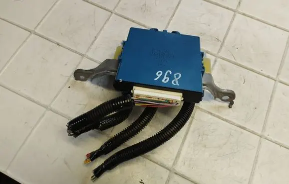 Toyota Corolla Verso AR10 Combustion control unit/module 896180F020