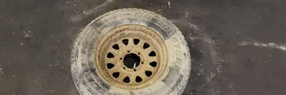 Mitsubishi Montero R16 spare wheel 