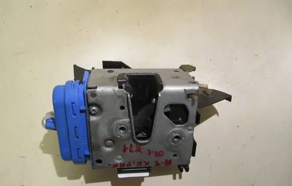 Audi A3 S3 8L Rear door lock 8D0839015A